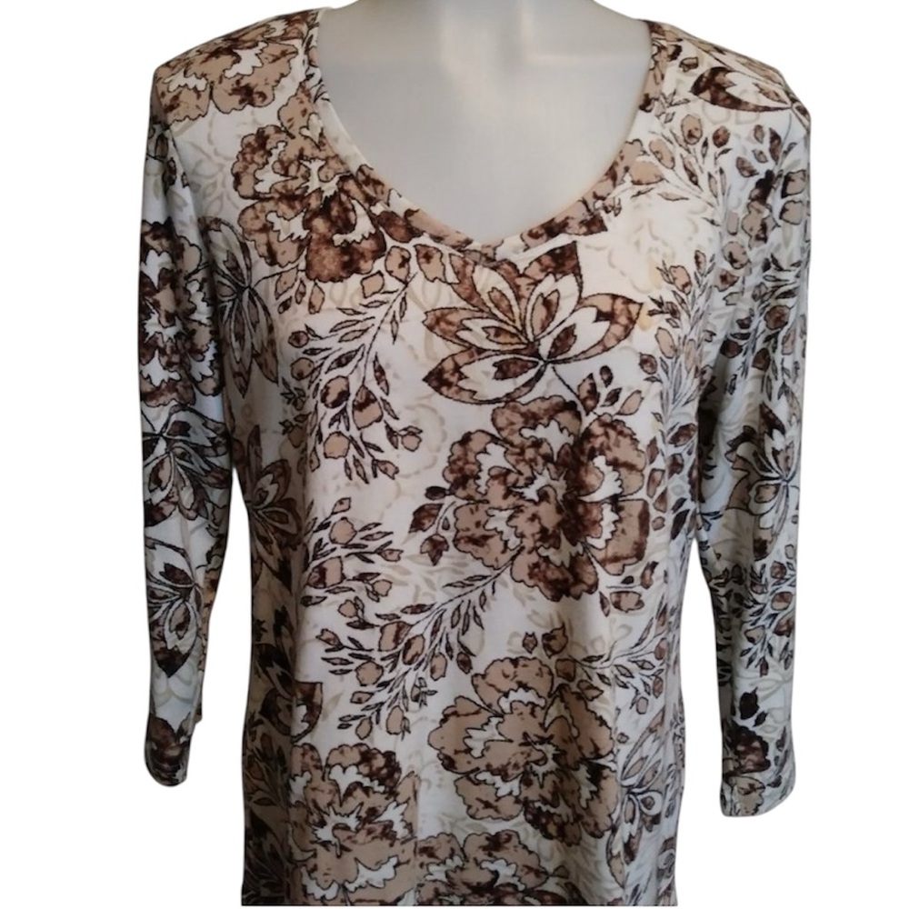 🛑LAST CHANCE🛑Classic Cotton V-neck Top